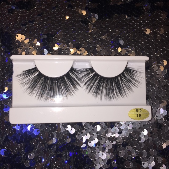 Lashes - Picture 1 of 10